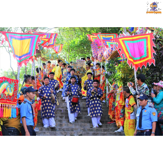 Chùa Bà Châu Đốc -Chùa Bàu Mướp – Núi Cấm – Chợ Tịnh Biên